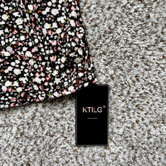 Smocked Casual Summer Square Neck Sleeveless Floral Blouse - Picture 5 of 7